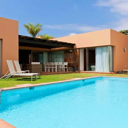 Villa Par 4 7 *